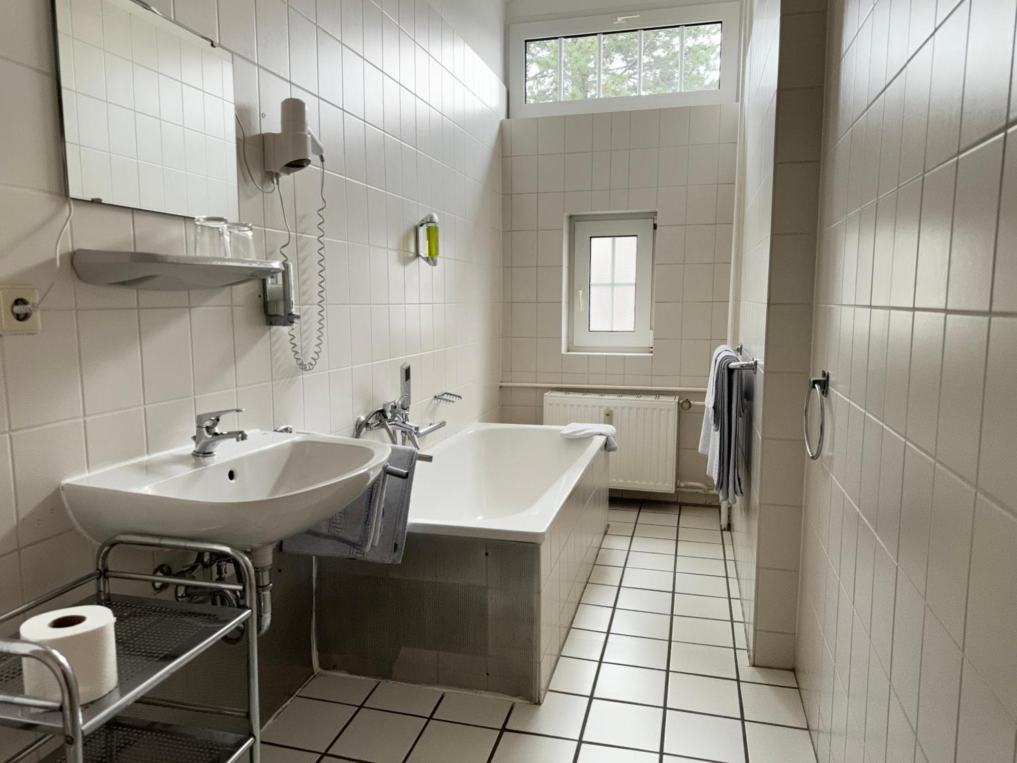 Hotel Zu Den Linden 2*